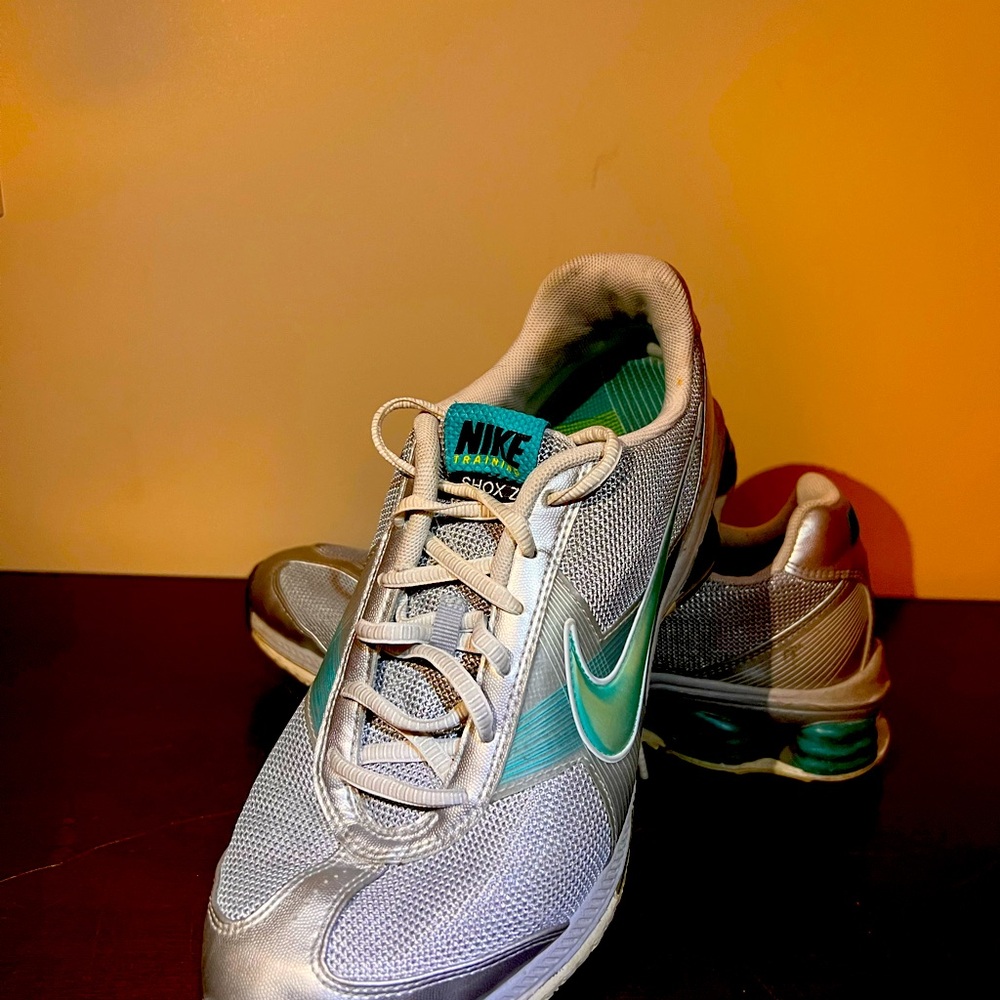 Beautiful Nike Shocks - Women's size 9 1/2